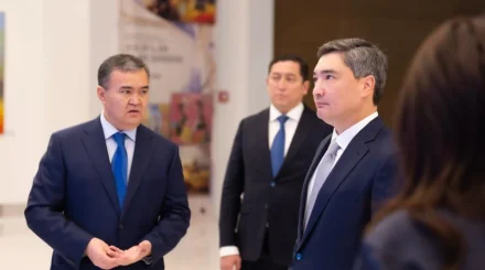 Еңбек күні қарсаңында Олжас Бектенов «Еңбек – ел мұраты» іс-шарасына қатысты