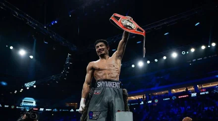 Казахстанец Заурбек остался непобежденным и вышел на чемпиона мира