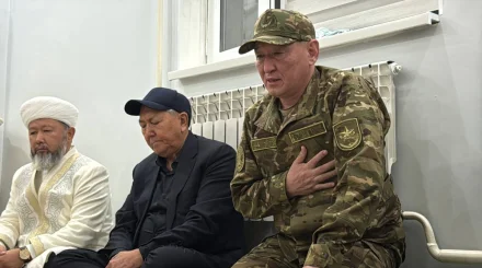 Қорғаныс министрі қаза болған әскери қызметшілердің отбасыларымен кездесті (ВИДЕО)