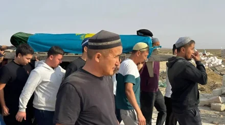 В Мангистау простились с погибшими на Каспии военнослужащими