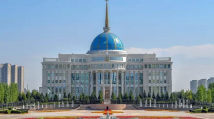 Глава государства поздравил казахстанцев с Днем труда