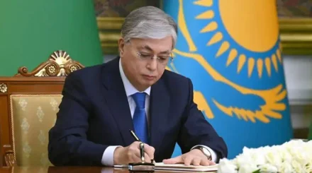  Президент Маңғыстауда қаза тапқан әскери қызметшілерді мемлекеттік наградалармен марапаттады 