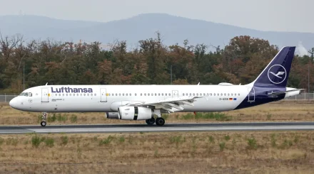 Самолёт Lufthansa экстренно посадили из-за загоревшегося пауэрбанка
