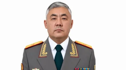 От командира взвода до министра обороны: кто такой Айдос Мырзахметов
