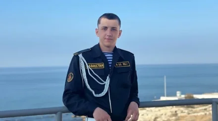 «Не делайте из его пережитого сенсацию»: брат выжившего на Каспии военного обратился к казахстанцам