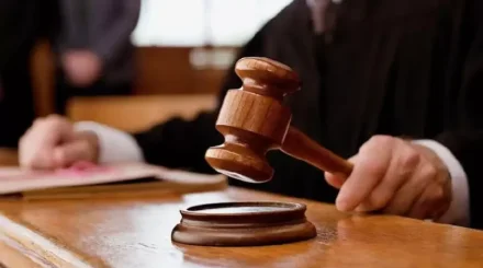 В столичном вузе комендант общежития пять лет обирала студентов и подделывала документы