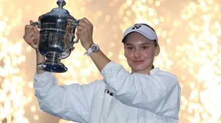 Все еще первая ракетка: Елена Рыбакина сохранила лидерство в чемпионской гонке WTA