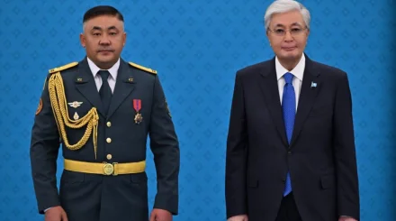 Токаев поручил министру обороны сделать безопасность военнослужащих приоритетом