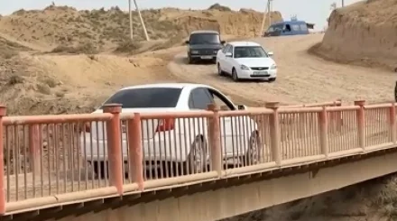 Келес тұрғындары қираған көпірдің азабын тартып отыр