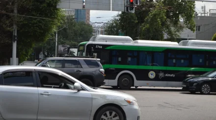 В Алматы планируют увеличить число поездок на общественном транспорте на 64% к 2030 году