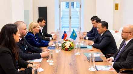  Арман Қырықбаев Санкт-Петербургте Халықаралық біріккен мәдениеттер форумына қатысты 
