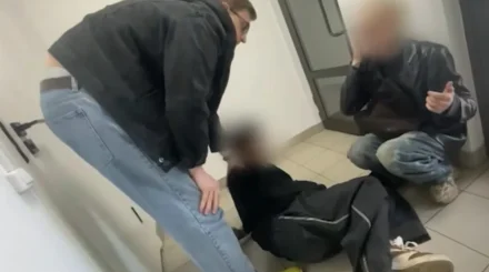 Алматыда екі жасөспірім 10-қабаттан секірмек болған – оларды журналистер құтқарып қалды (ВИДЕО)