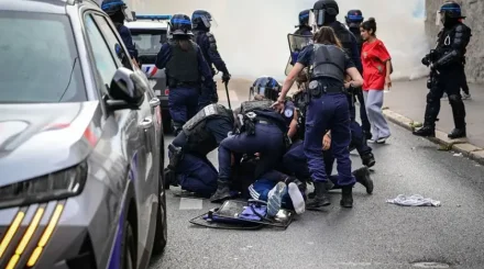 Протесты школьников во Франции переросли в уличные бои