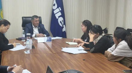  Құрылтай депутаты Қоғамдық қабылдауда көпбалалы отбасылардың әлеуметтік қолдау мәселелерін тыңдады 