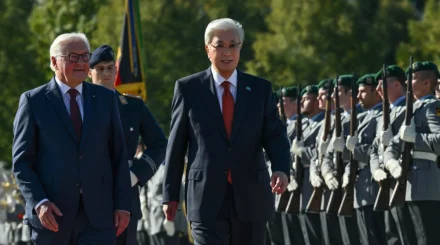 Берлинде Тоқаевты қалай қарсы алды? Салтанатты рәсім өтті