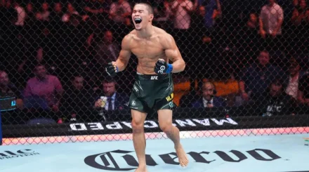 Официально объявлен бой казахстанца в UFC