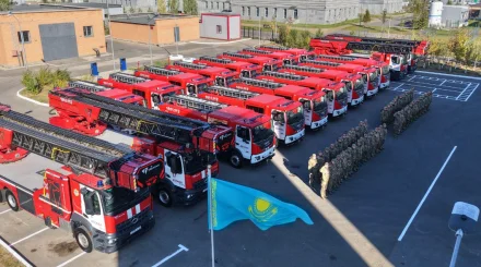 Пожарным Астаны передали новую технику и экипировку
