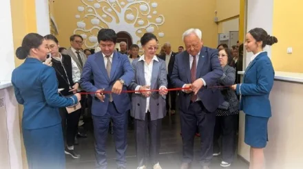Олжас Сүлейменовтің шығармашылық мұрасы туралы жаңа оқулық таныстырылды