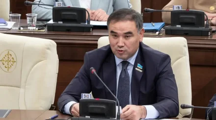 Заң нормаларын мазмұнын халыққа қарапайым әрі түсінікті тілмен жеткізу керек, - депутат