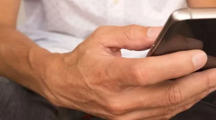 За посты в Instagram и фото в WhatsApp казахстанцев обязали выплатить компенсации