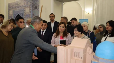 Международная выставка "Тайна небесной глазури" открылась в Баку