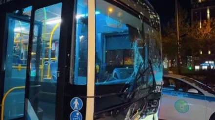 Астанада автобус пен электрокар соқтығысып, төрт адам зардап шекті