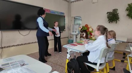 Педагог Людмила Милютина уже четверть века преподаёт казахский язык в школе Петропавловска