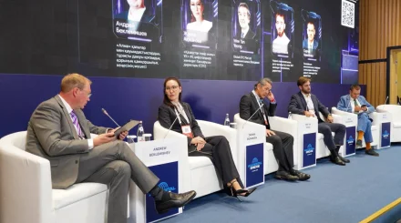 КТЖ обсудила с основателем 01.AI внедрение ИИ в железнодорожную отрасль