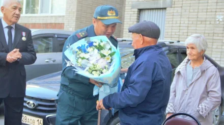 Гвардейцы почтили ветеранов в Усть-Каменогорске