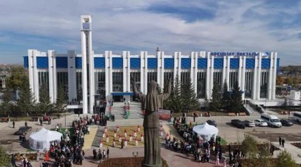   45 жыл күткен жаңғыру: Көкшетау вокзалы жолаушыларға есігін айқара ашты   