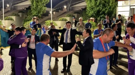 Мирзиёевтің күйеу баласы мен Шахмұрат Муталип Азия ойындарындағы жеңісін бірге тойлады