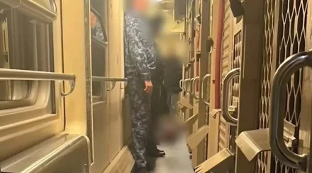 Заключенный открыл стрельбу во время этапирования в поезде в России