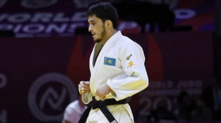 Шерзод Давлатов әлем чемпионы Рюдзу Нагаяманы жеңіп, финалға шықты