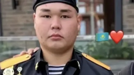 Каспийдегі қайғылы оқиғадан аман қалған тағы бір сарбаз әскери қызметін аяқтап, үйіне оралды