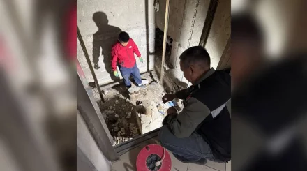 Атырауда үшінші қабаттан лифт құлап, бірнеше адам жараланды