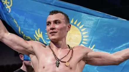 Үш нокдаун: Қазақстандық боксшы Германияда кезекті жеңісіне жетті