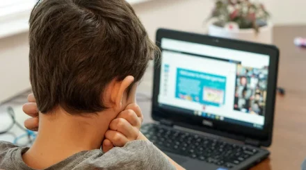 Балалардың әлеуметтік желідегі аккаунттарына қатысты жаңа тәртіп енгізілмек