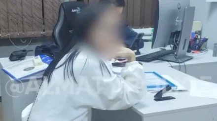 Полиция Алматы показала задержания в притоне интим-услуг