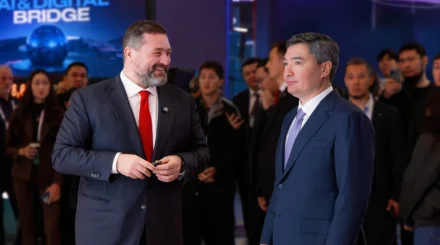   Михаил Ломтадзе Премьер-министрге Kasper AI-көмекшісінің мүмкіндіктерін көрсетті   