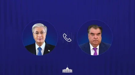 Токаев поздравил Эмомали Рахмона с днем рождения