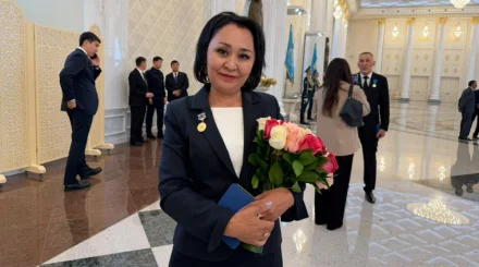 «Еңбек етуден жалықпау керек»: Президенттен марапат алған ұстаз жастарға үндеу жасады