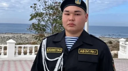 «Жанымды ауыртады»: Каспийдегі қайғылы оқиғадан аман қалған сарбаз үн қатты