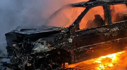Астанадағы тұрғын үй кешенінің маңында бес көлік толықтай өртеніп кетті