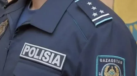 Өскеменде бұзақылық жасаған адамға ескерту жасаған полицей қаза тапты