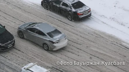Қазақстанның алты өңірінде жүргізушілерге қар жауатыны туралы ескерту жасалды