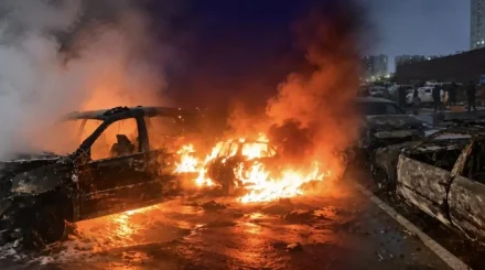 Астанада тұрақта бес көлік өртеніп кетті