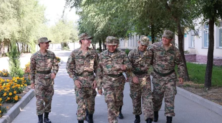 Семеро одногруппников вместе отправились служить в Нацгвардию в Алматы (ВИДЕО)