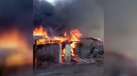4 отбасы далада қалды: Саран қаласында төрт үй жанып кетті