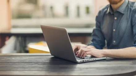 Работодатели могут оформить обязательное страхование работников онлайн