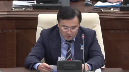 Қарттарға орын жоқ: депутат көпқабатты үйлерге жаңа талап енгізуді ұсынды